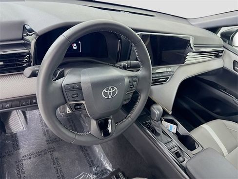 Certified 2025 Toyota Camry SE image 9