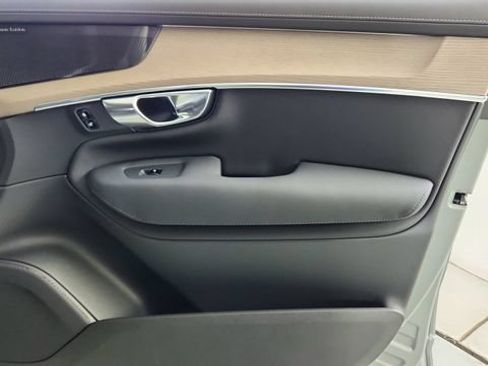 New 2026 Volvo XC90 B6 Plus w/ Protection Package Premier AWD/4WD image 40