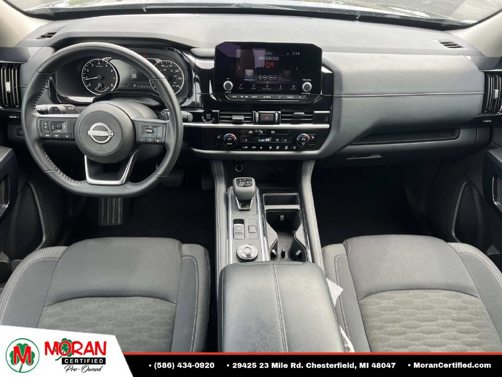 Used 2025 Nissan Pathfinder SV AWD/4WD image 15