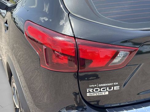 Used 2017 Nissan Rogue Sport SL FWD image 35