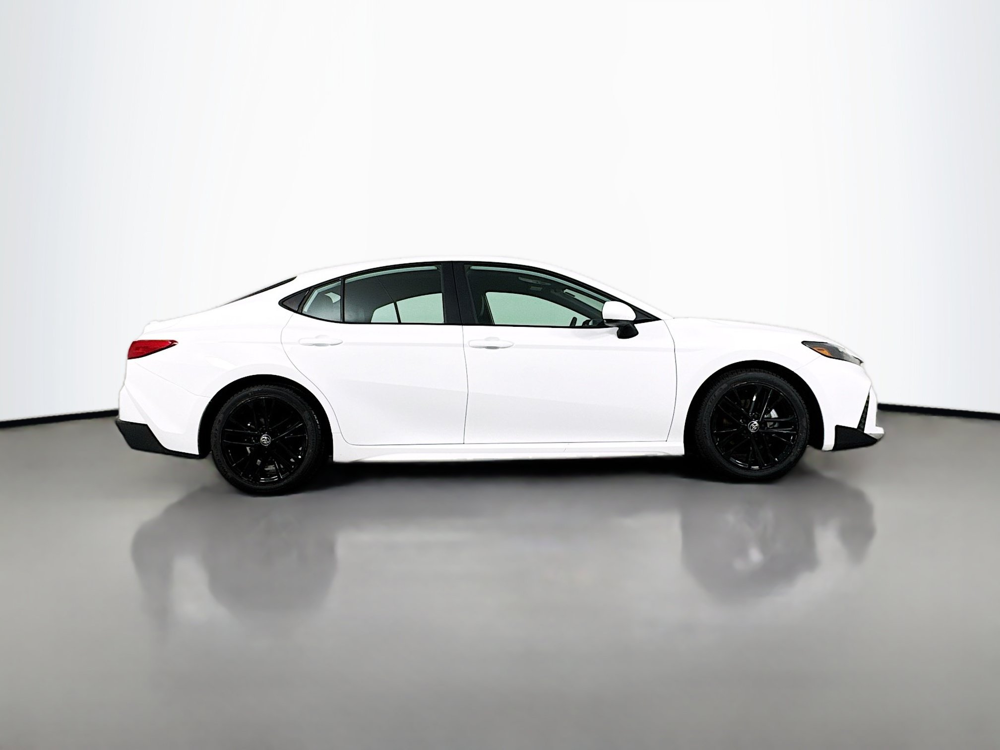 Used 2025 Toyota Camry SE w/ Multimedia Upgrade Package FWD image 8