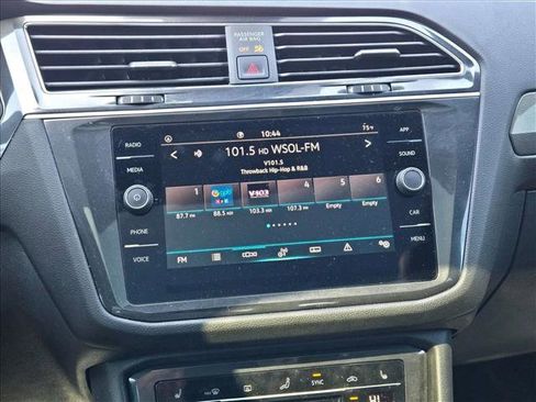 Used 2023 Volkswagen Tiguan SE R-Line image 12