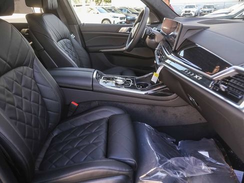 Used 2026 BMW X7 xDrive40i w/ M Sport Package AWD/4WD image 13