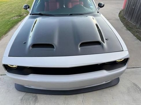 Used 2019 Dodge Challenger SRT Hellcat RWD image 7