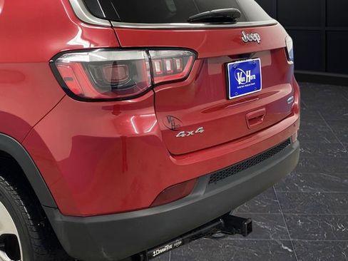 Used 2018 Jeep Compass Latitude w/ Popular Equipment Group image 32