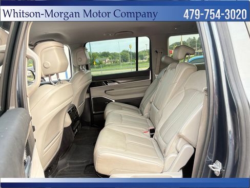 Used 2023 Jeep Wagoneer L Series II AWD/4WD image 38