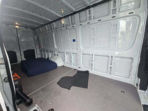 Used 2025 Mercedes-Benz Sprinter 2500 image 13