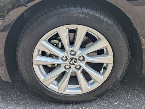 Used 2025 Toyota Corolla SE FWD image 11