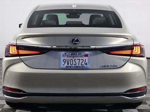 Certified 2025 Lexus ES 300h w/ Premium Package FWD image 5