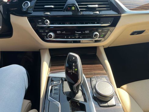 Used 2021 BMW 530i image 11