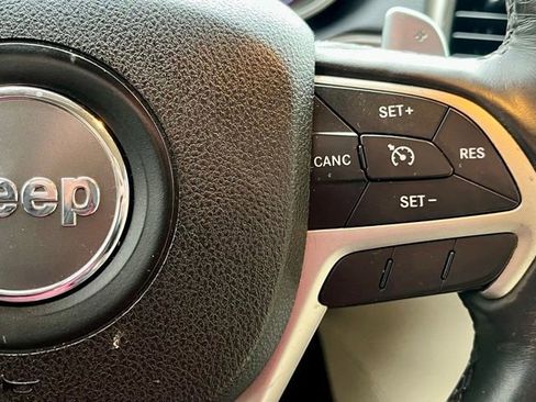 Used 2017 Jeep Grand Cherokee Limited image 25