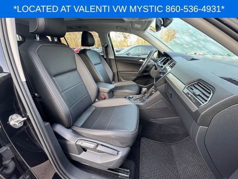 Certified 2021 Volkswagen Tiguan SE w/ Panoramic Sunroof Package image 24
