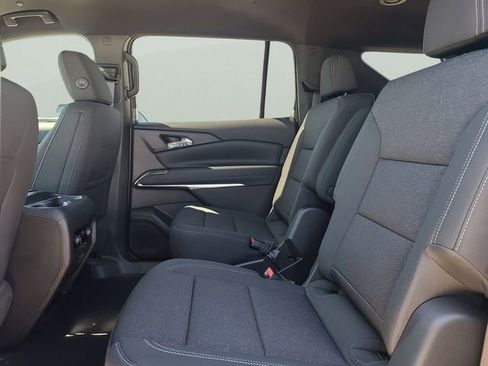 New 2026 Chevrolet Traverse LT image 10