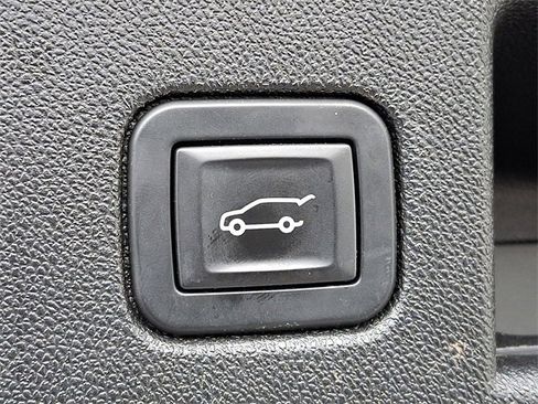 Used 2019 Chevrolet Equinox Premier image 24