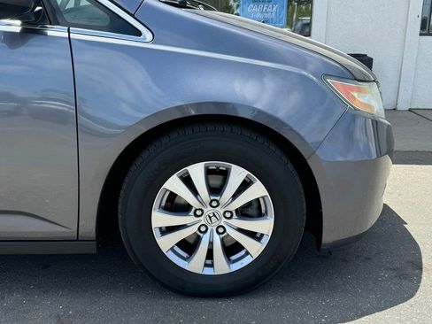 Used 2016 Honda Odyssey SE image 2