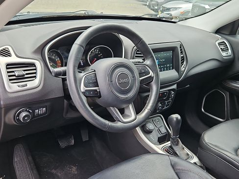 Used 2018 Jeep Compass Latitude w/ Popular Equipment Group AWD/4WD image 26