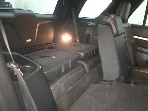 Certified 2018 Ford Explorer XLT w/ Equipment Group 202A FWD image 8