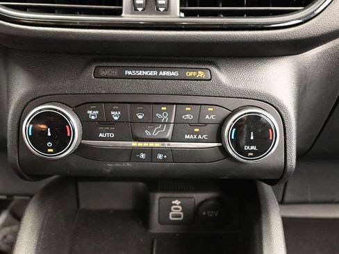Used 2025 Ford Escape ST-Line FWD image 12