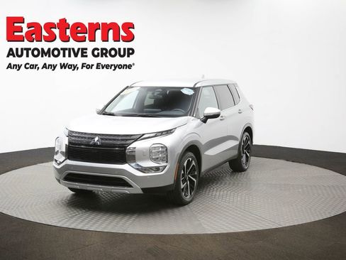 Used 2024 Mitsubishi Outlander SE image 53