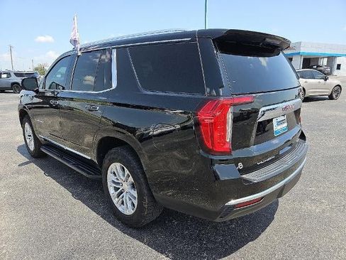 Used 2022 GMC Yukon SLT w/ SLT Luxury Package AWD/4WD image 4