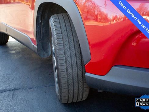 Used 2022 Toyota Corolla Cross XLE image 15