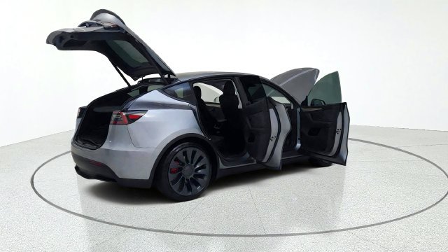 Used 2024 Tesla Model Y Performance AWD/4WD image 18