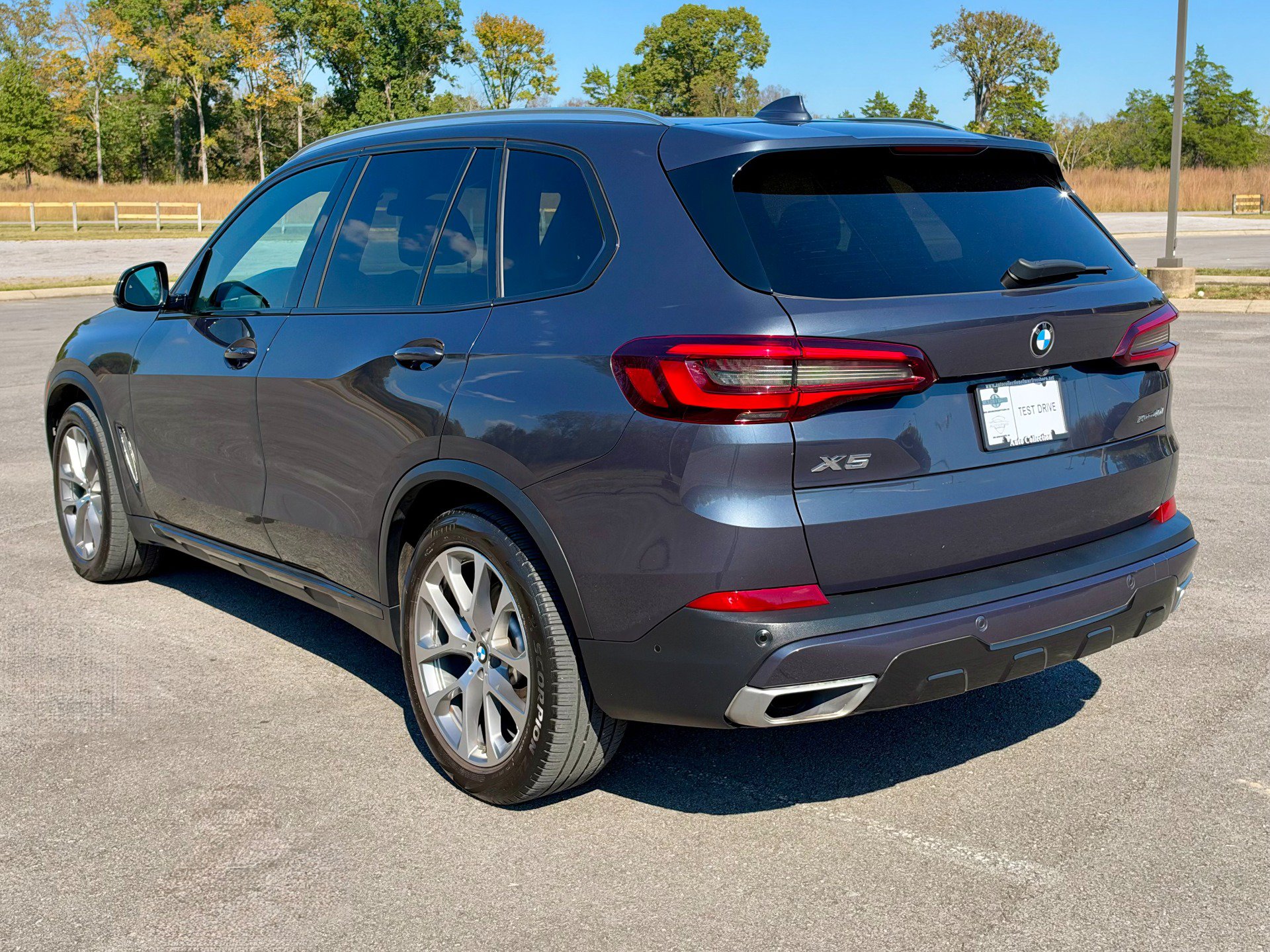 Used 2021 BMW X5 xDrive40i w/ Premium Package AWD/4WD image 4