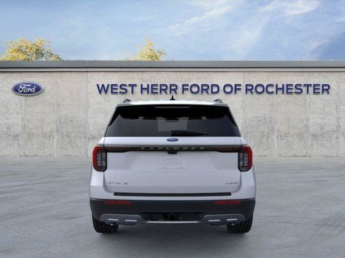 Used 2026 Ford Explorer Active w/ Active Comfort Package AWD/4WD image 6