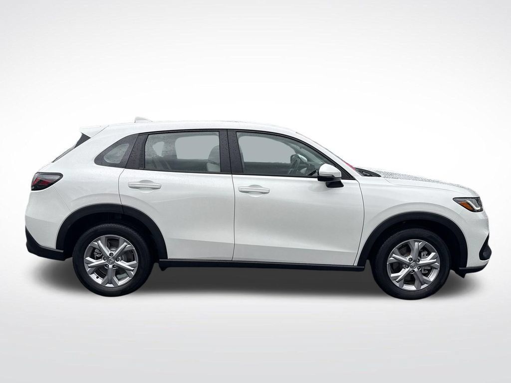 Certified 2025 Honda HR-V LX image 6