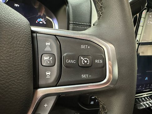Used 2026 RAM 2500 Laramie AWD/4WD image 33