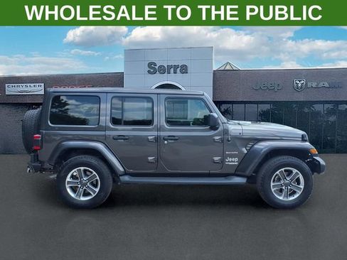 Used 2019 Jeep Wrangler Unlimited Sahara AWD/4WD image 8
