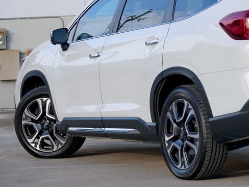 Used 2023 Subaru Ascent Touring image 32