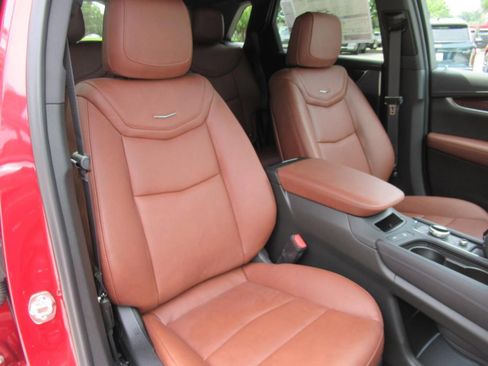 New 2026 Cadillac XT5 Premium Luxury w/ Driver Assist Package FWD image 8