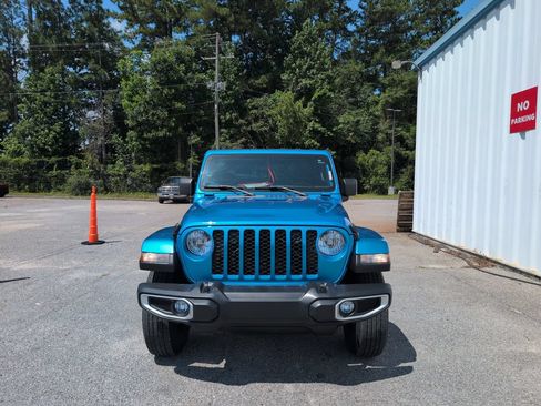 Used 2021 Jeep Gladiator Sport AWD/4WD image 3