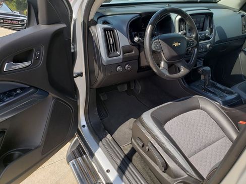 Used 2016 Chevrolet Colorado Z71 AWD/4WD image 11