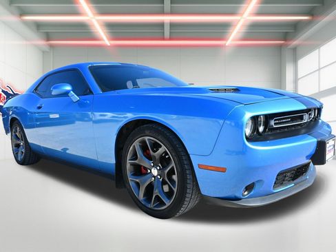 Used 2015 Dodge Challenger SXT Plus RWD image 4
