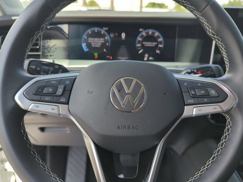 Used 2025 Volkswagen Tiguan S FWD image 43