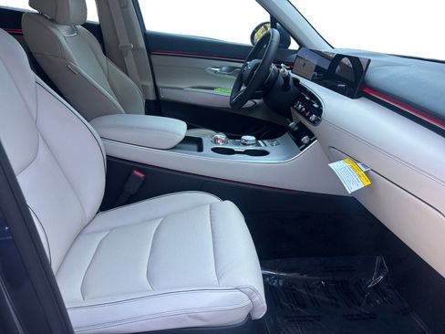 New 2026 Genesis GV70 2.5T Advanced image 15