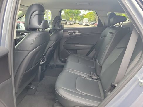 Used 2023 Kia Sportage EX FWD image 9