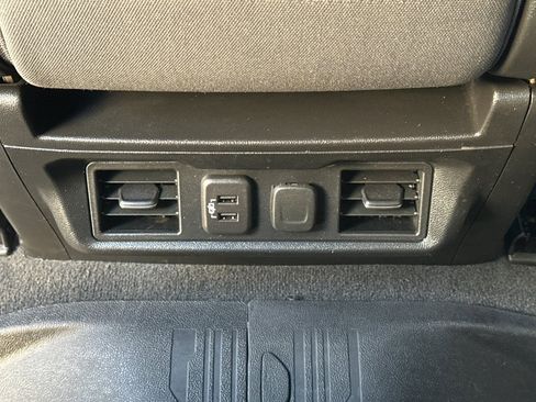 Used 2021 GMC Sierra 1500 Elevation image 14