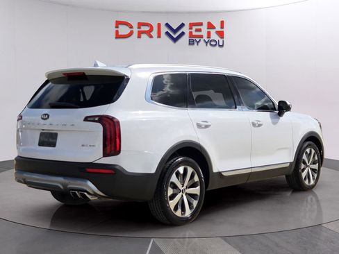 Used 2021 Kia Telluride EX w/ EX Premium Package image 5