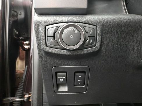 Used 2019 Ford F150 XLT w/ Equipment Group 302A Luxury AWD/4WD image 33