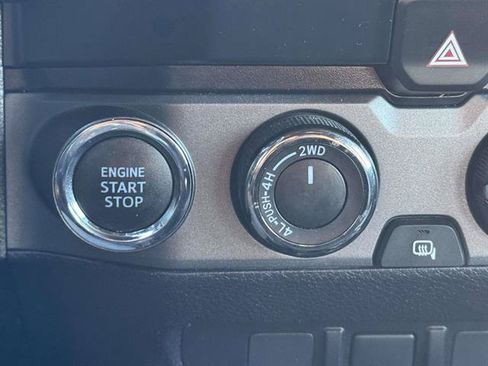 Used 2021 Toyota Tacoma TRD Sport AWD/4WD image 41