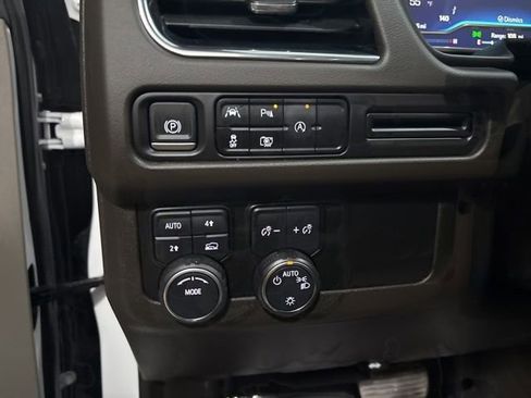 Used 2023 Chevrolet Tahoe LT w/ LT Signature Plus Package image 13