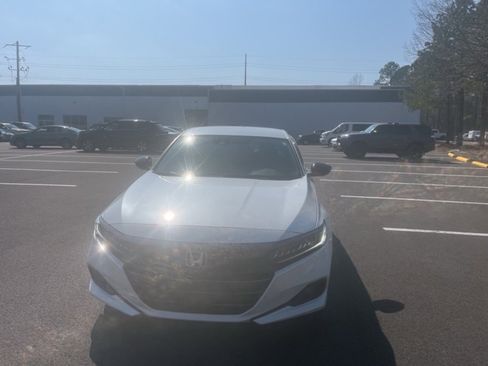 Used 2022 Honda Accord Sport image 4
