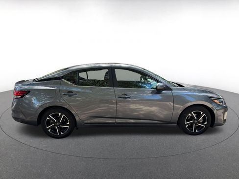 Used 2024 Nissan Sentra SV FWD image 8