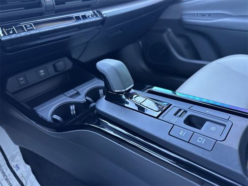 Used 2023 Toyota Prius XLE image 7