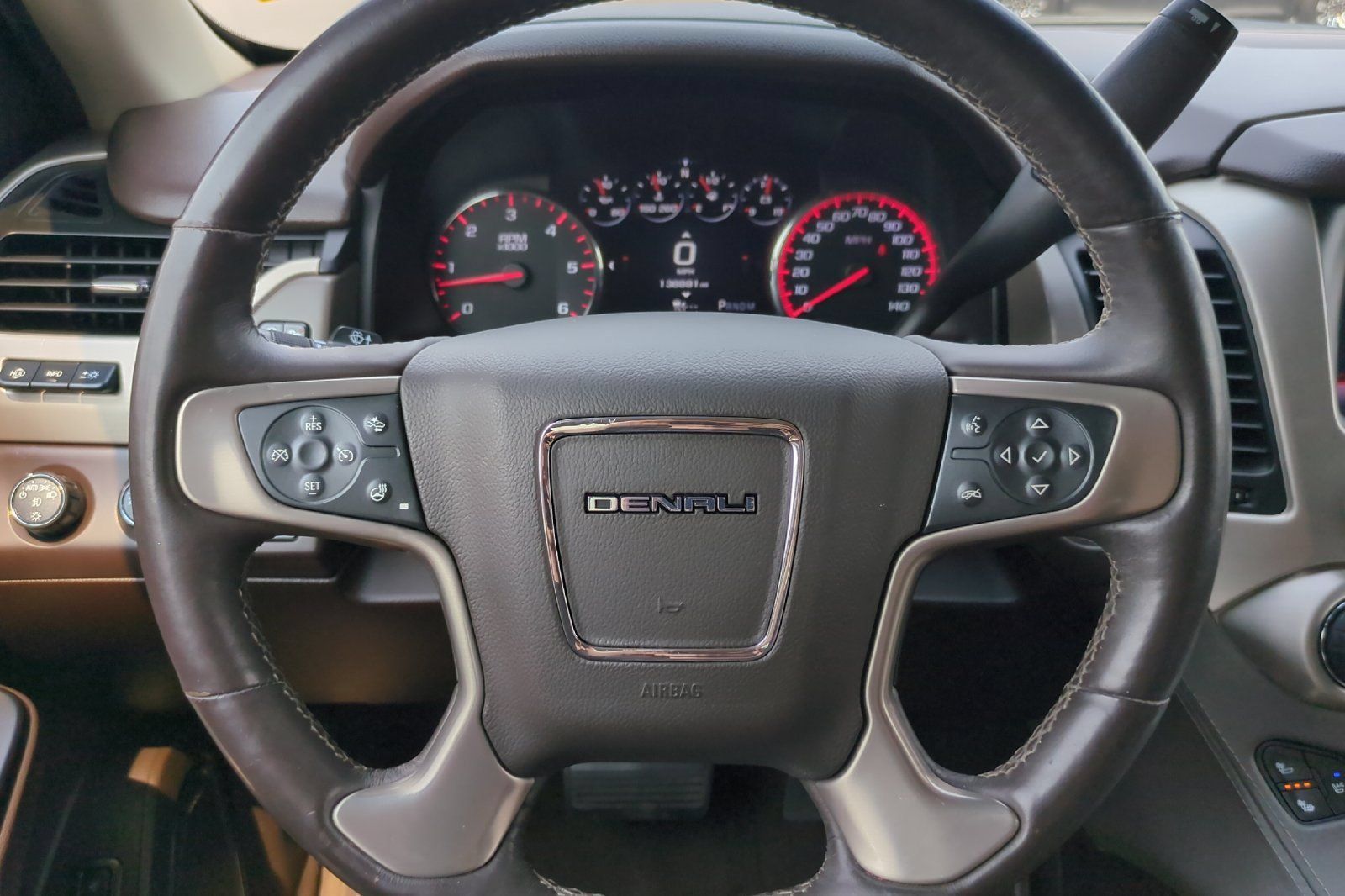 Used 2015 GMC Yukon Denali w/ Premium Package AWD/4WD image 34