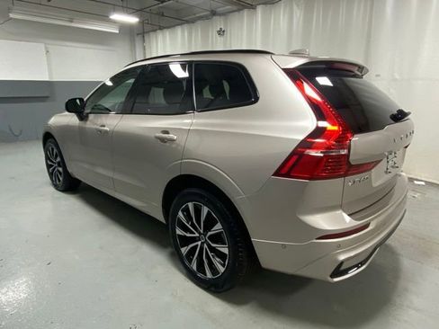 Used 2025 Volvo XC60 B5 Plus AWD/4WD image 2
