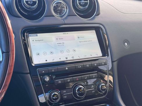 Used 2019 Jaguar XJ R-Sport image 14